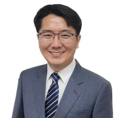 Portrait of Dr. Hogun Kim